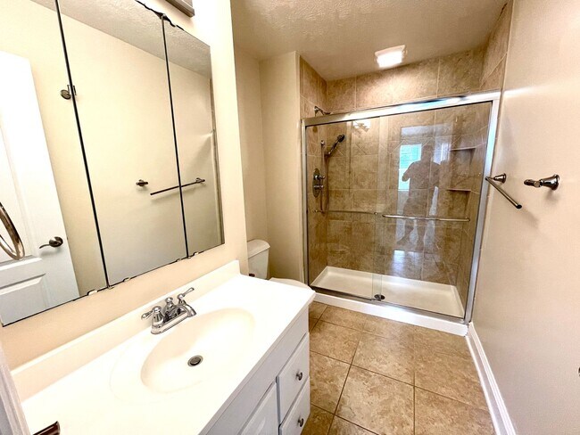 Building Photo - Modern 3-Bedroom 3-Bath  Home for Rent in Mt Washington, Pittsburgh, PA