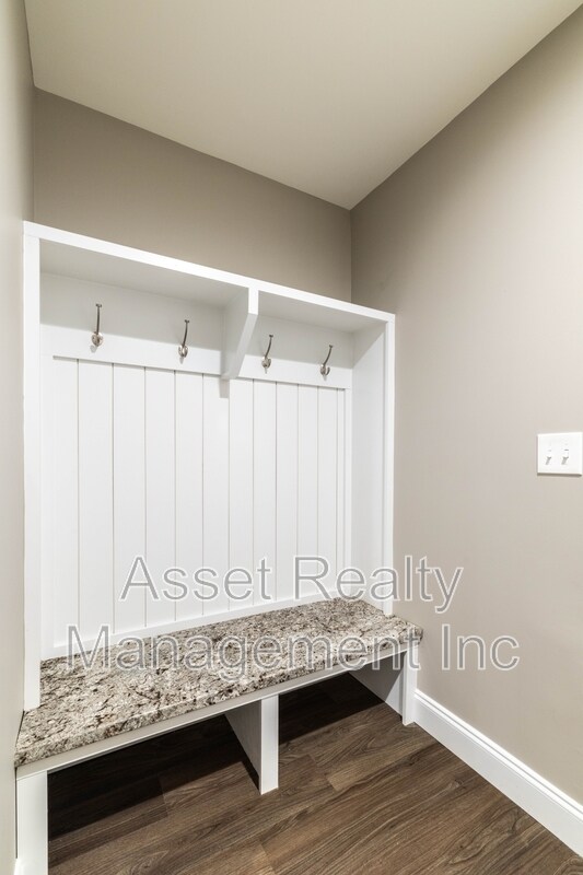 Building Photo - 112 Bennett Ln