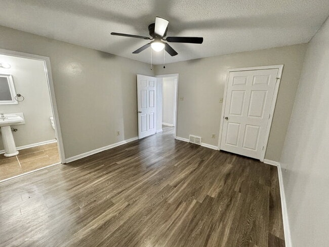 Building Photo - 7312 Countryside Road