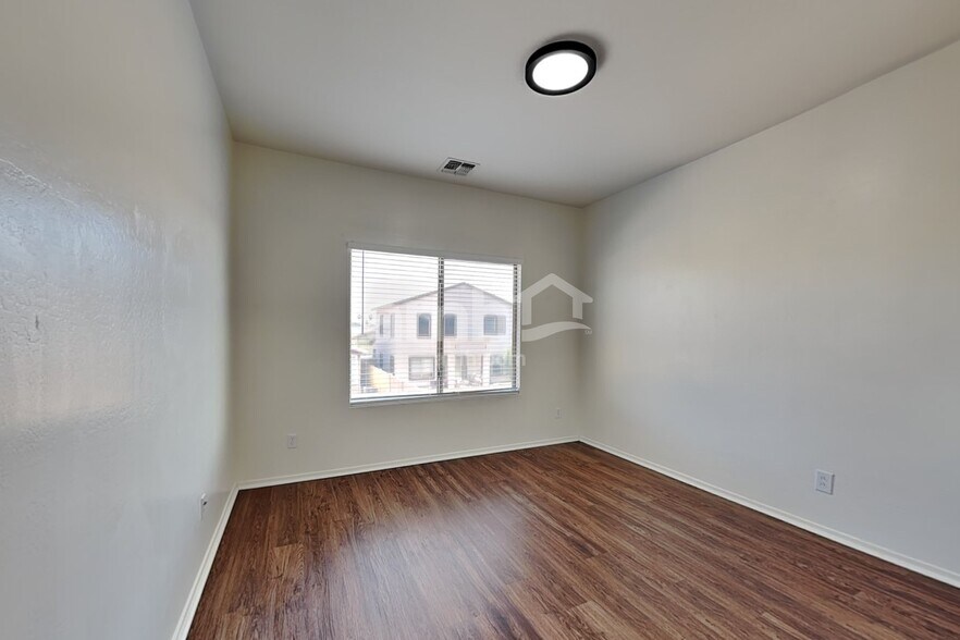 Building Photo - 17646 W Bridger St