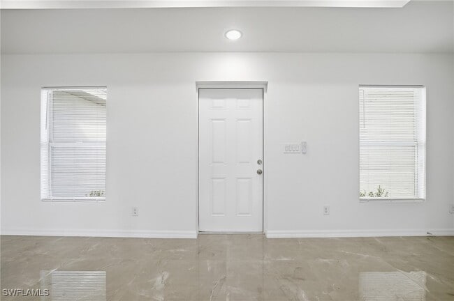 Building Photo - 416 Pinehurst Ave