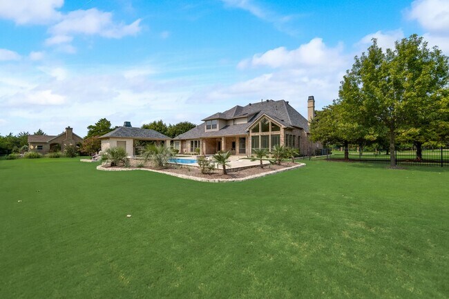 Building Photo - Gorgeous Custom Home on a private 1 acre l...