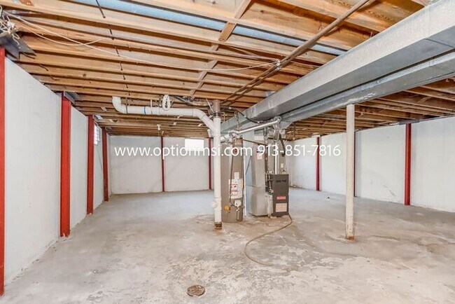 Building Photo - Available NOW