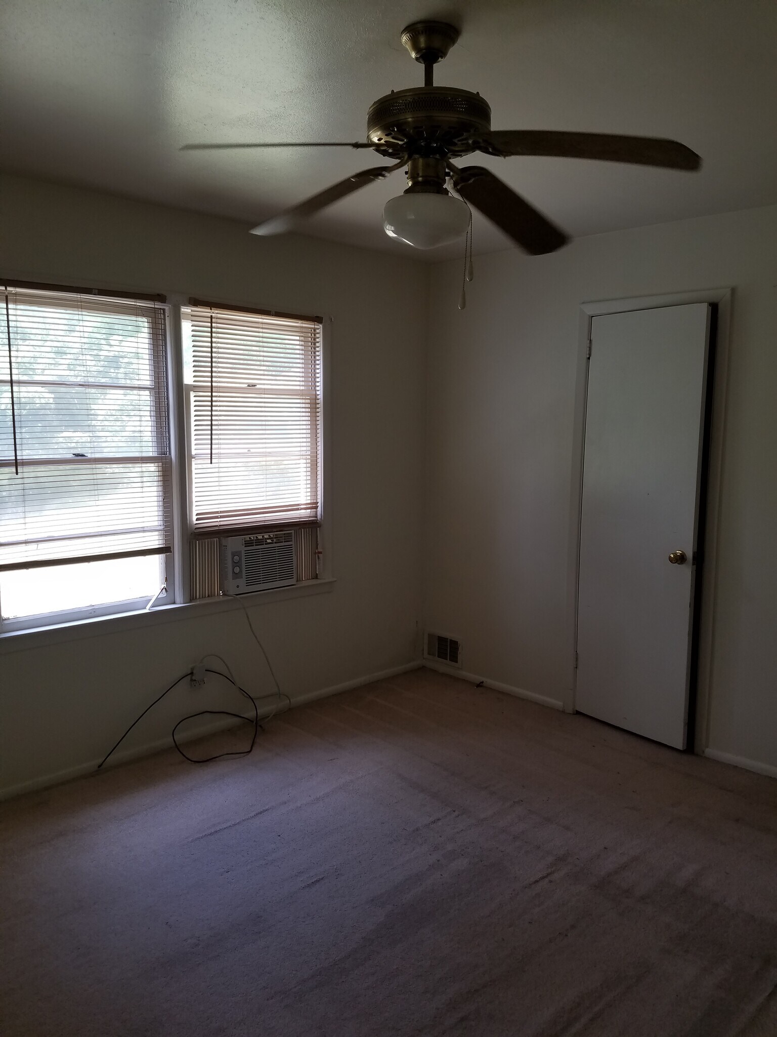 Upstairs bedroom 4 - 1975 Thomas Drive