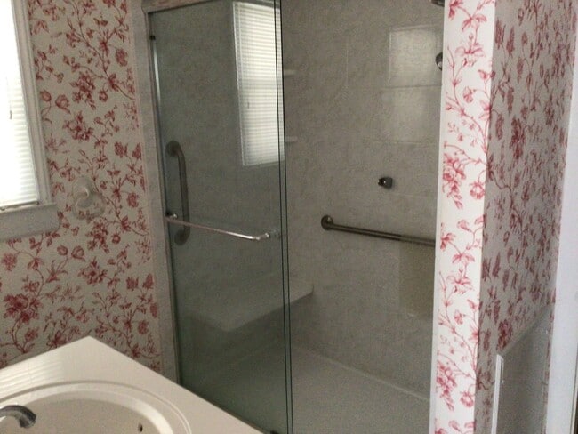 Building Photo - Spacious Ranch Home on 2.35 Acres – Private Setting with Endless Potential