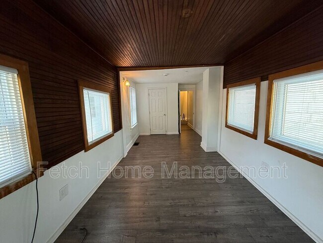 Building Photo - 138 Coral St
