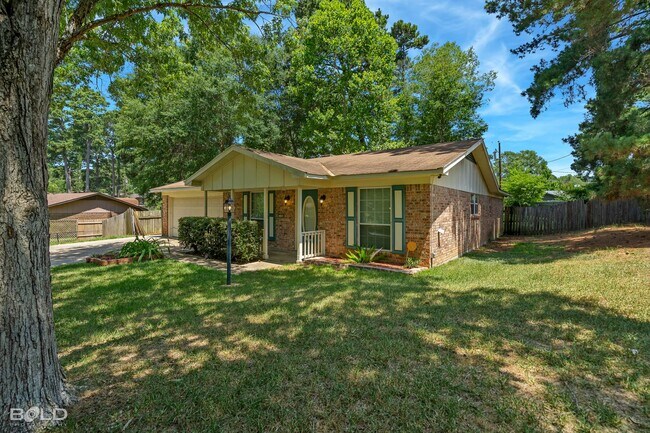 Building Photo - 3 BEDROOM IN SOUTHERN HILLS