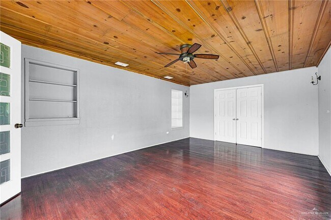 Building Photo - 913 N 3rd St