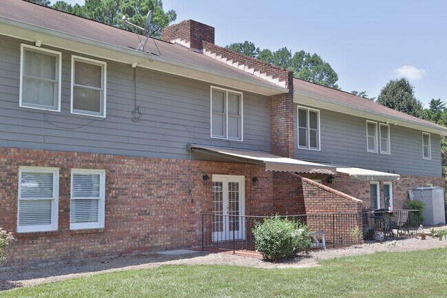 Building Photo - Charming 2BR Condo in Calhoun