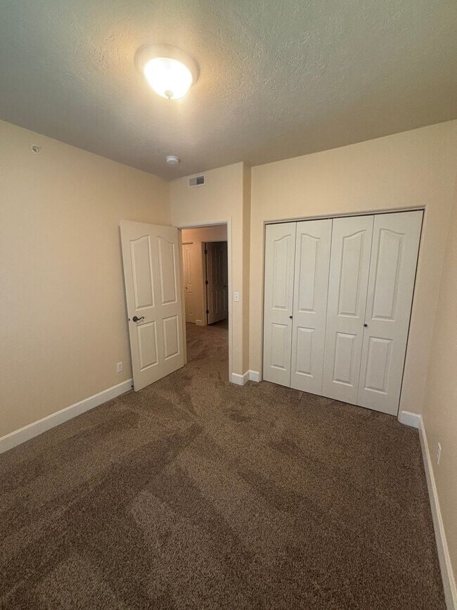 Building Photo - 6740 N Spurwing Loop