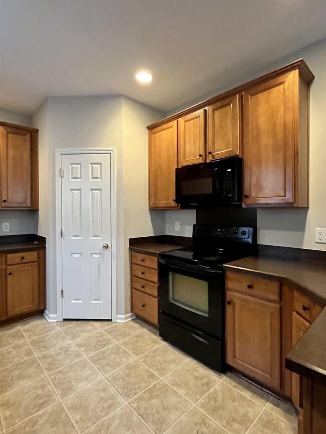 Building Photo - 946 Old Forester Ln