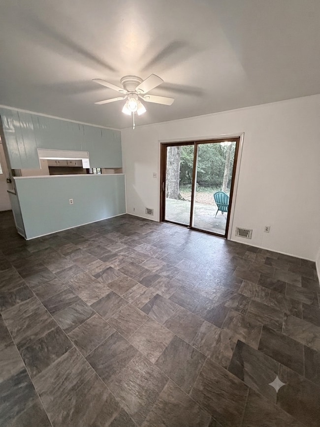 Building Photo - 245 Milledge Heights