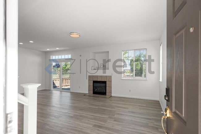 Building Photo - 406 Cape May Ct