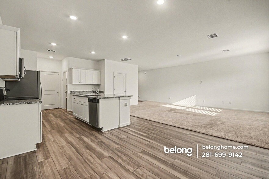 Building Photo - 10007 Yellow Bell Dr