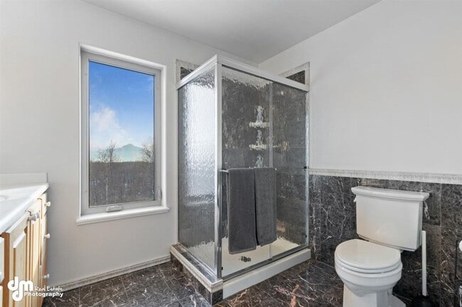 Building Photo - Gorgeous Palmer Home!