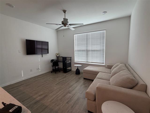 Building Photo - 1033 Rosebay Dr