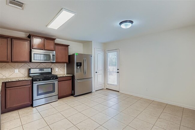 Building Photo - 208 Isabel Ln