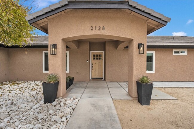 Building Photo - 2128 Pheasant Rd