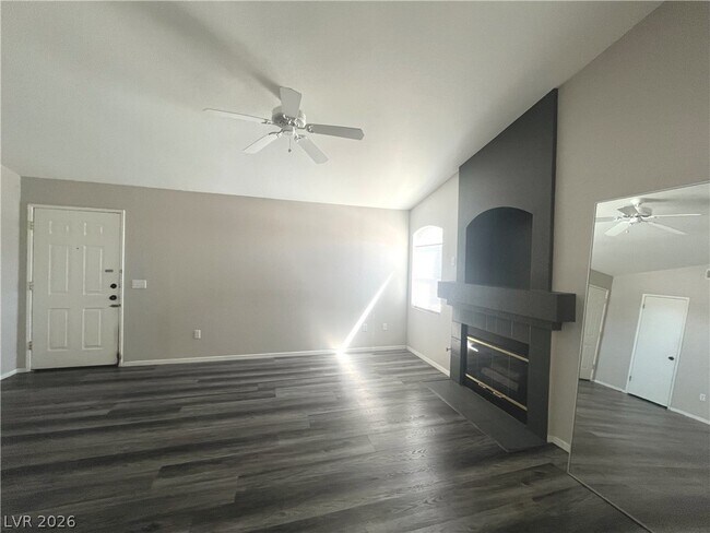 Building Photo - 5415 W Harmon Ave