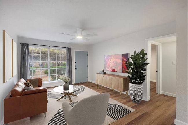 Building Photo - 2425 Ashdale Dr