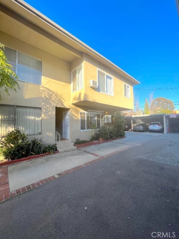 Building Photo - 1040 N Sierra Bonita Ave