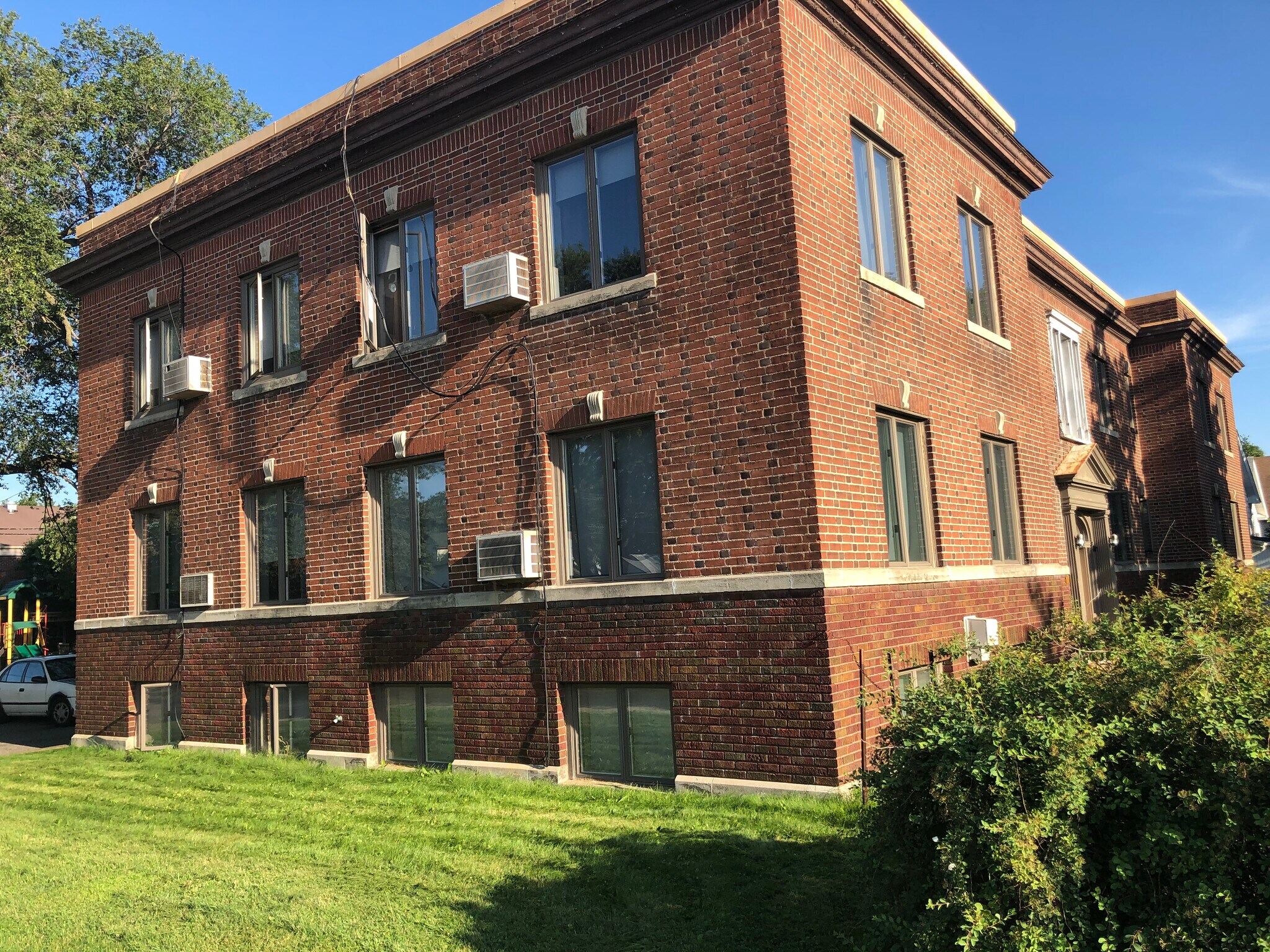 Building Photo - 3807 2nd Ave S