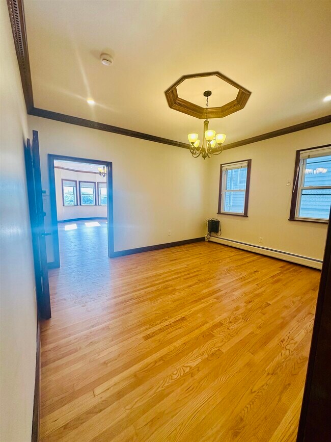 Building Photo - 2105 Palisade Ave
