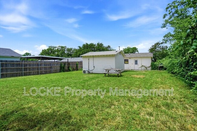 Building Photo - 209 Westfork Dr