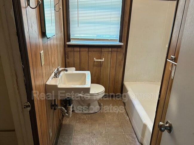 Building Photo - 314 Hammond Dr