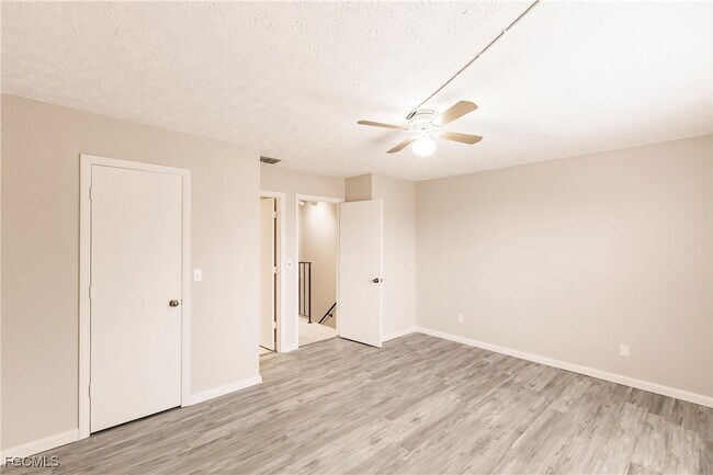 Building Photo - 1123 SW 48th Terrace