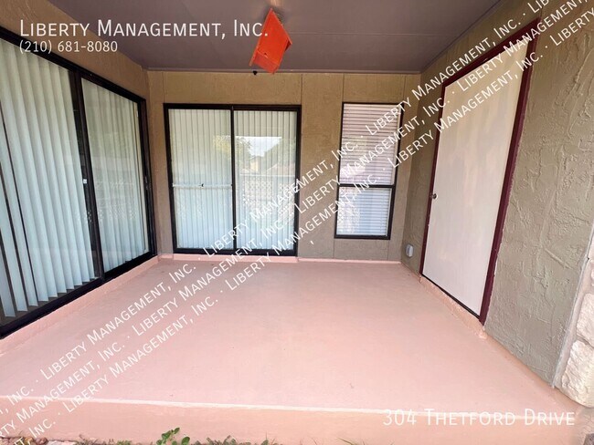 Building Photo - 304 Thetford Dr