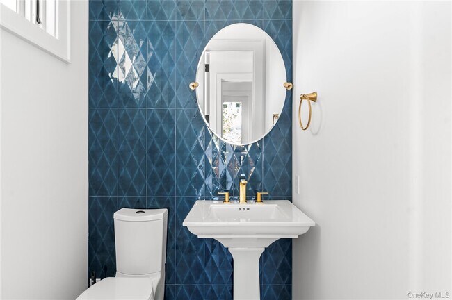 Building Photo - 44 Island Walk