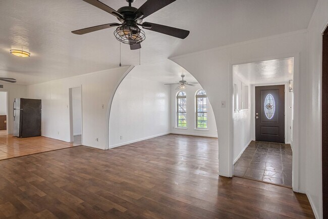 Building Photo - 3025 W Ohara Rd