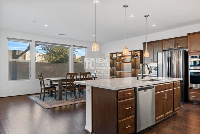 Building Photo - 3657 Bearberry Ave