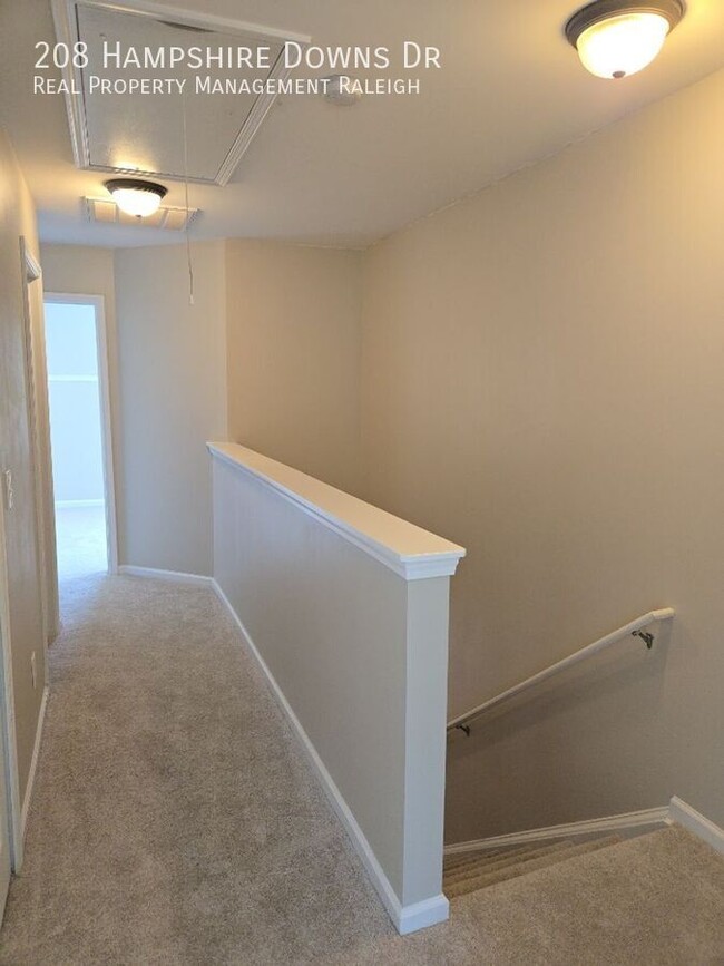 Building Photo - 208 Hampshire Downs Dr