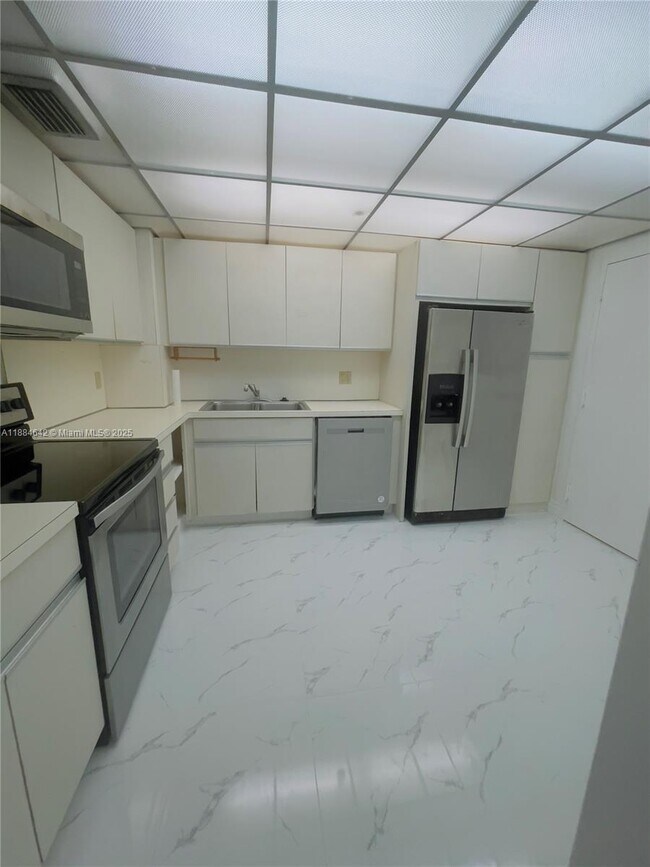 Building Photo - 11113 Biscayne Blvd