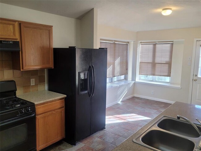 Building Photo - 3611 Elmwood Dale Dr
