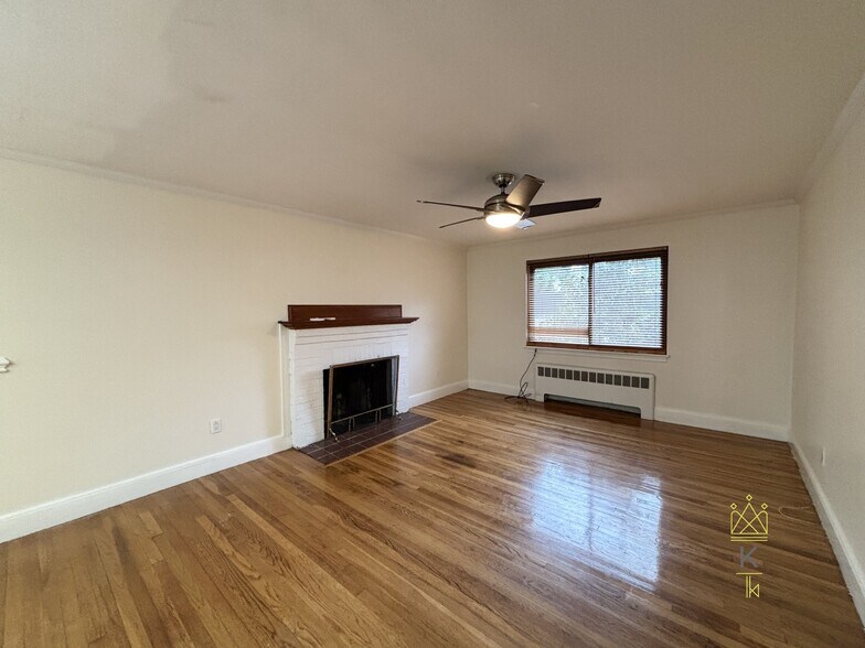 Building Photo - 9 Reservoir Rd