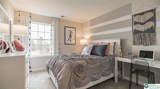 Building Photo - 1069 Meadowlark Dr