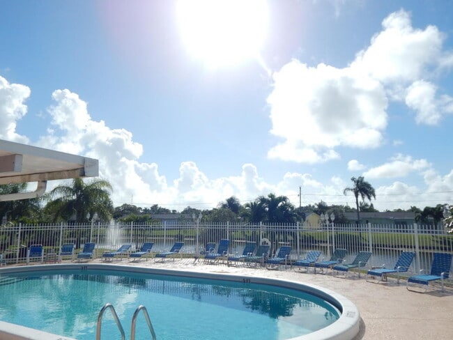 Building Photo - 2847 Duke Ln