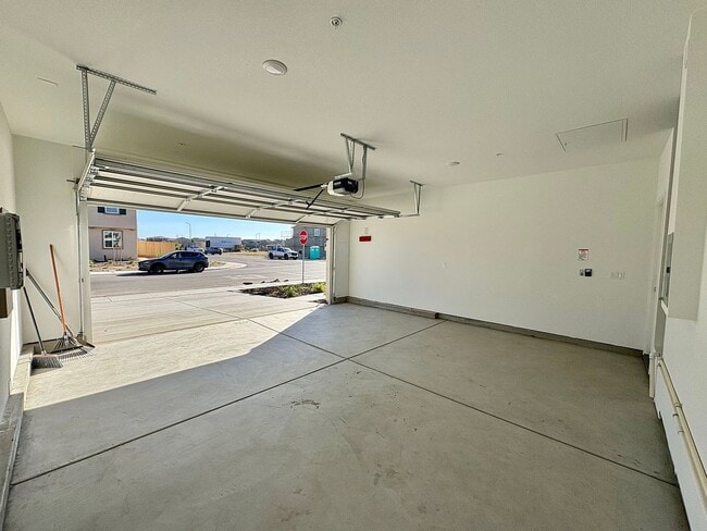 Building Photo - 703 Rosazzo Ln