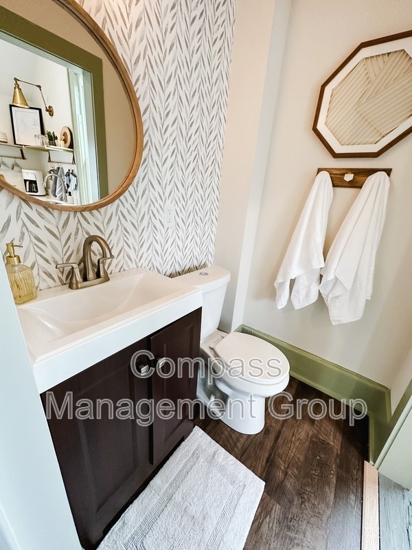 Building Photo - 813 Hall of Fame Dr