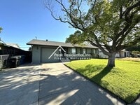 Building Photo - North Highlands 3bd/1.5ba House with 1 Car...