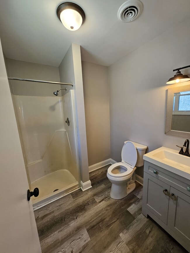 Building Photo - 4738 Grand Valley Rd