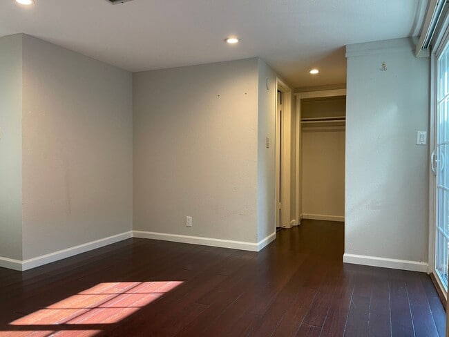 Building Photo - 1150 Pecos Way