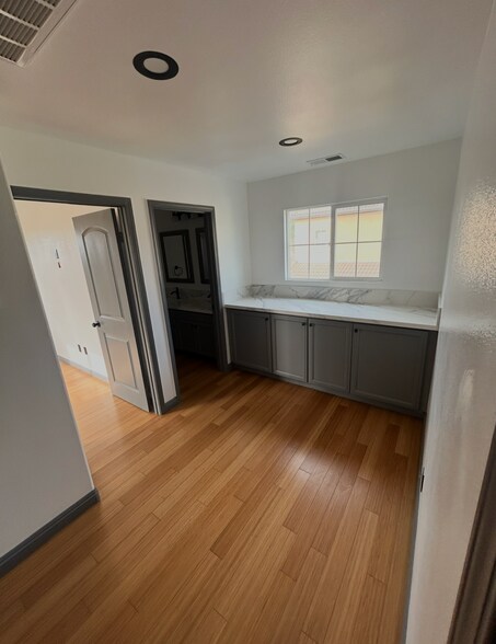 Building Photo - 3630 W Medici Ln