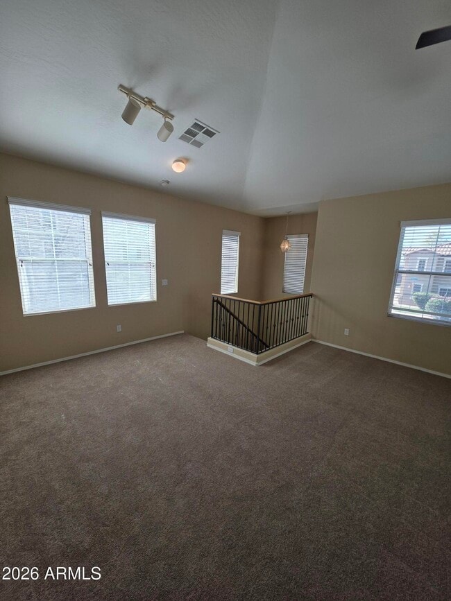 Building Photo - 942 W Aspen Way