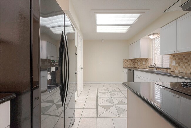 Building Photo - 15910 Tumbling Rapids Dr