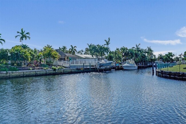 Building Photo - 949 SE 10th Ct