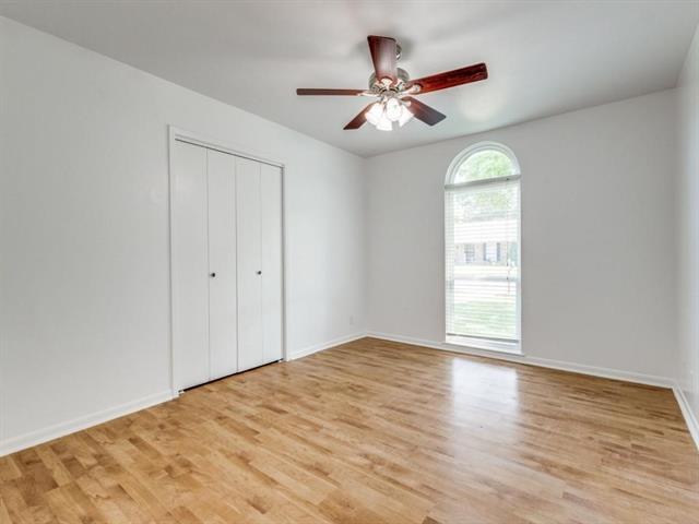 Building Photo - 1718 Crescent Dr